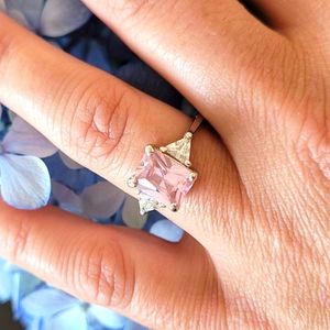 Pink CZ sterling silver ring 💗